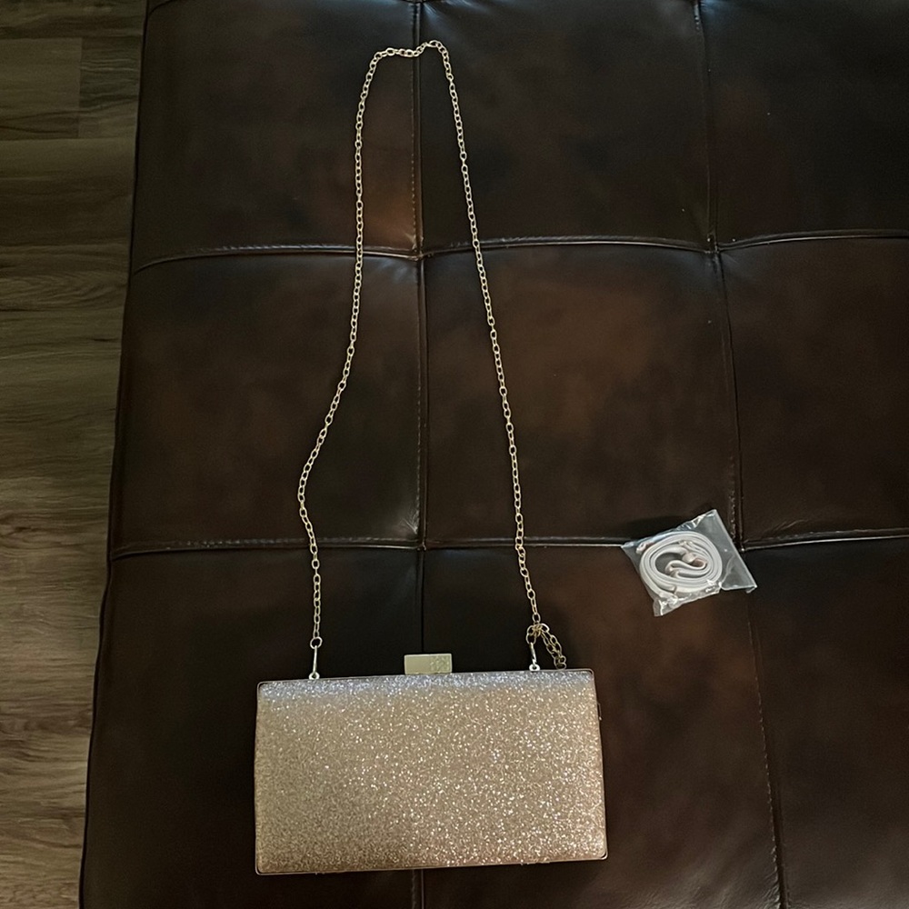 Izzy and Liv rosegold purse